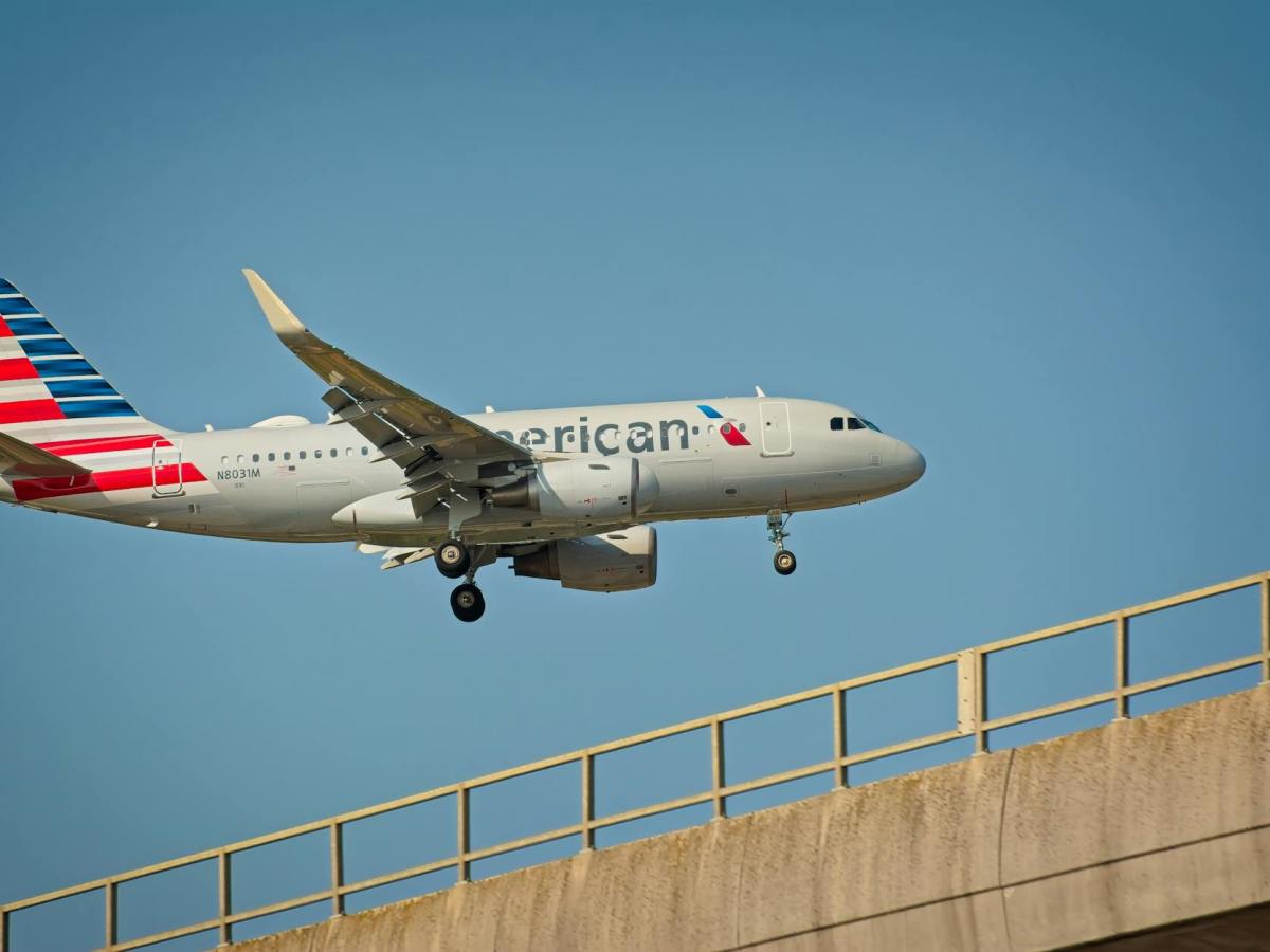 주가 9% 하락에도…아메리칸 에어라인, 선행 P/E 7배로 투자&nbsp;눈길